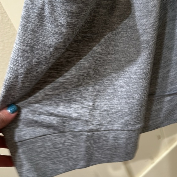 NWT Fourlaps wrap with tie and pockets. So soft!! Mens or women’s. - Picture 4 of 8